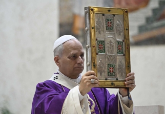 Pope Leo XIV elevates the Book of the Gospels 
