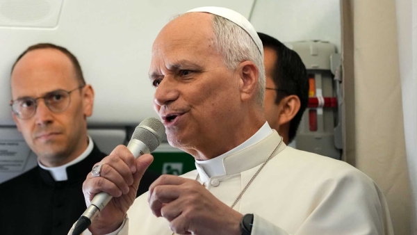 Pope Leo XIV answers questions from journalists 