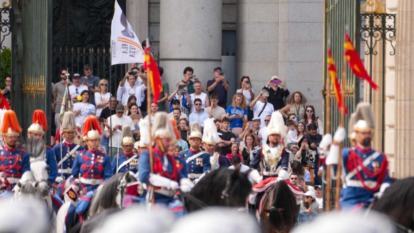 People attend the welcome ceremony for Pope Leo XIV at the Royal Palace of Madrid 